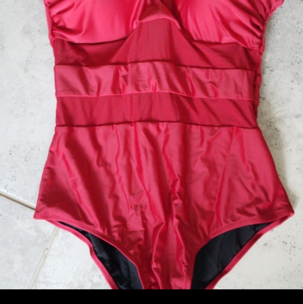 NWT 3 Brand New Swimsuit Black,White, and Red,size 2xl $50.00 each - Picture 4 of 4